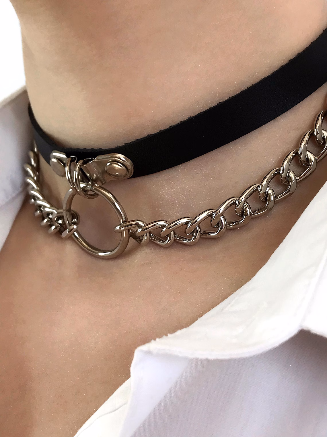 Collar cuerina con cadena fetiche y bondage sexshop 2 Collar cuerina con cadena